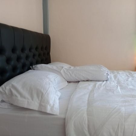 Yusilver Guest House لابوان باجو المظهر الخارجي الصورة