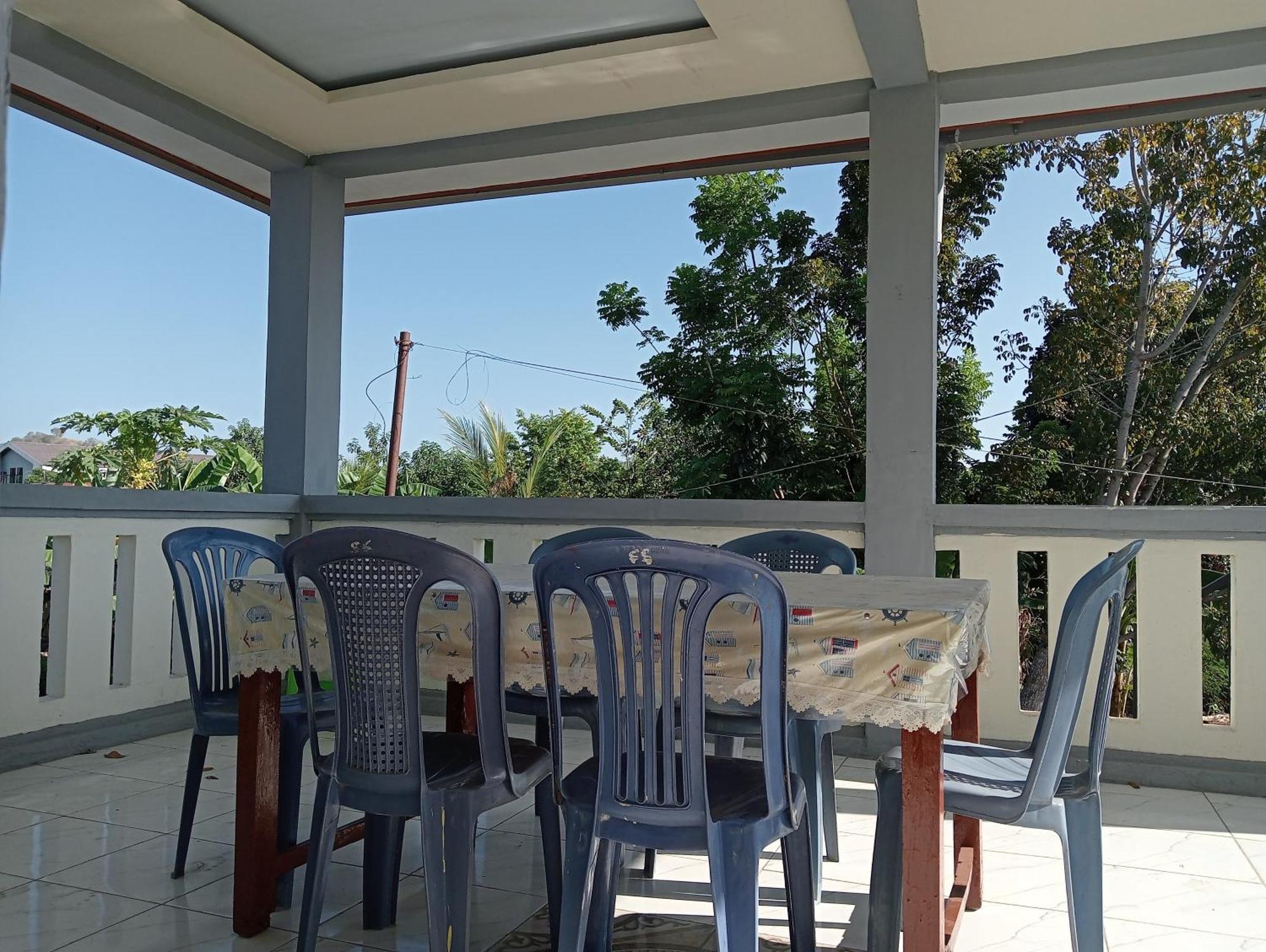Yusilver Guest House لابوان باجو المظهر الخارجي الصورة