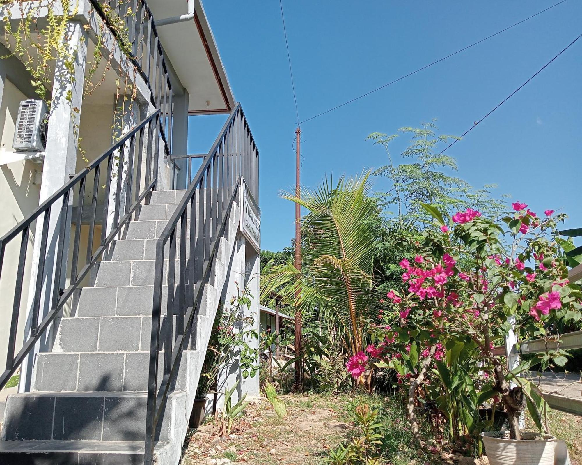 Yusilver Guest House لابوان باجو المظهر الخارجي الصورة